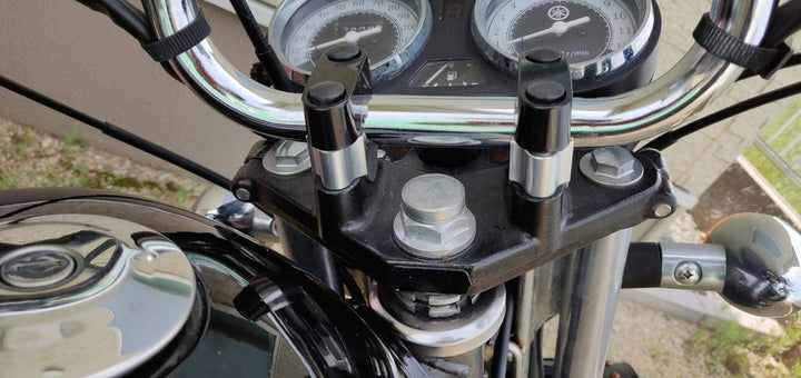 KEMIMOTO バイク ハンドルポスト 20mm アップ φ22.2mm 用 CNC 加工 アルミ 汎用ハンドルバーライザー ブラック